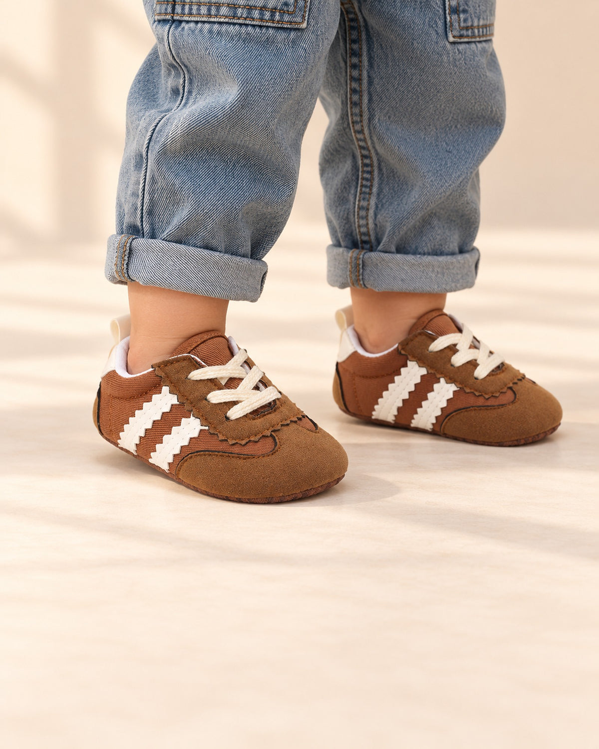 Hollis Retro Baby Sneakers in Brown – main