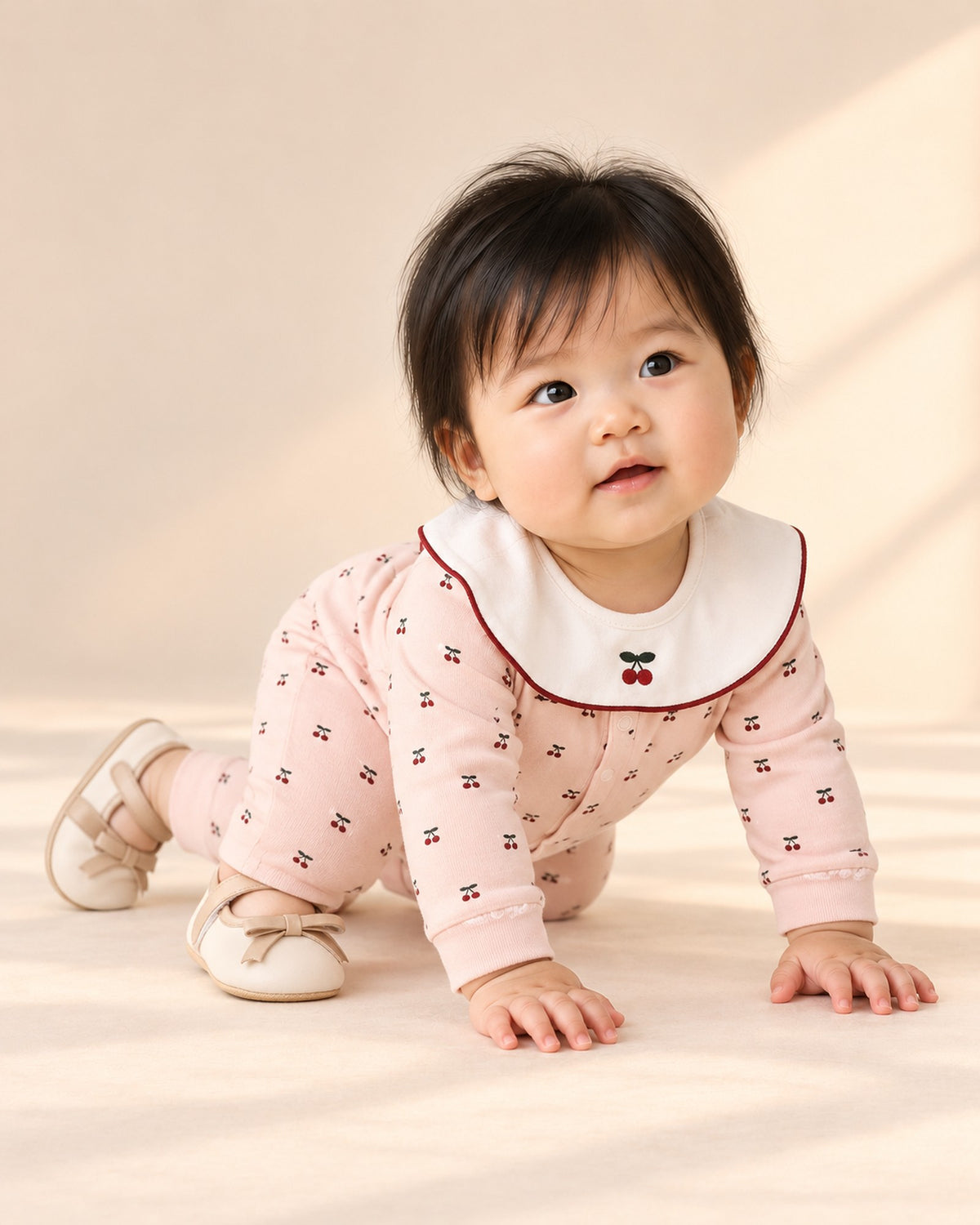 Rosalind Bow Pre-Walkers in Cream – natural pose