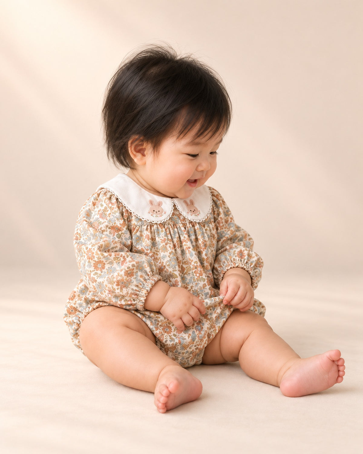 Side view showing the elastic cuffs and bubble legs – Vintage Floral