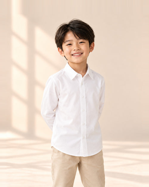 Close-up of the classic white cotton shirt with a pointed collar – White